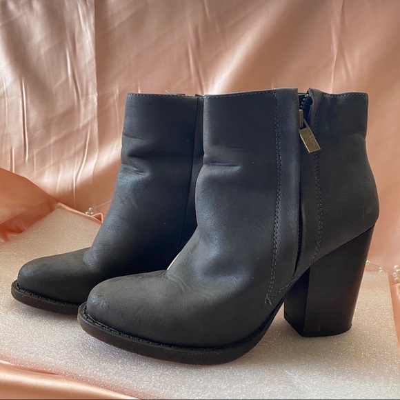 UO Gray Heeled Boots 6.5 - Picture 2 of 9